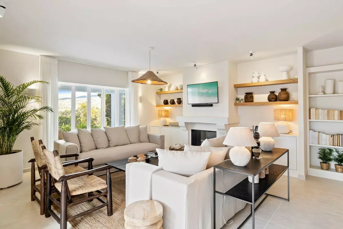 3-bedroom Villa In Marbella, Spain (265 M²)