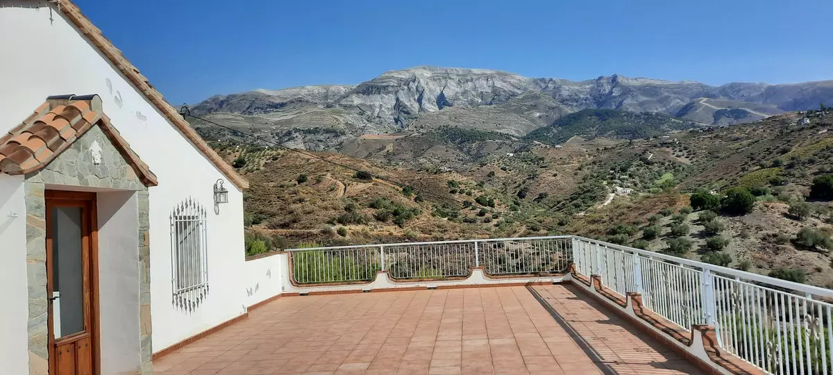 4-bedroom Country House In Sedella, Spain (411 M²)