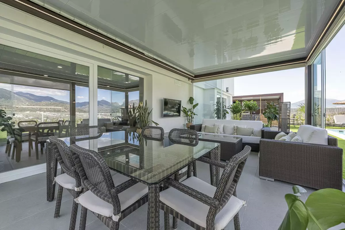 3-bedroom Villa In La Viñuela, Spain (203 M²)