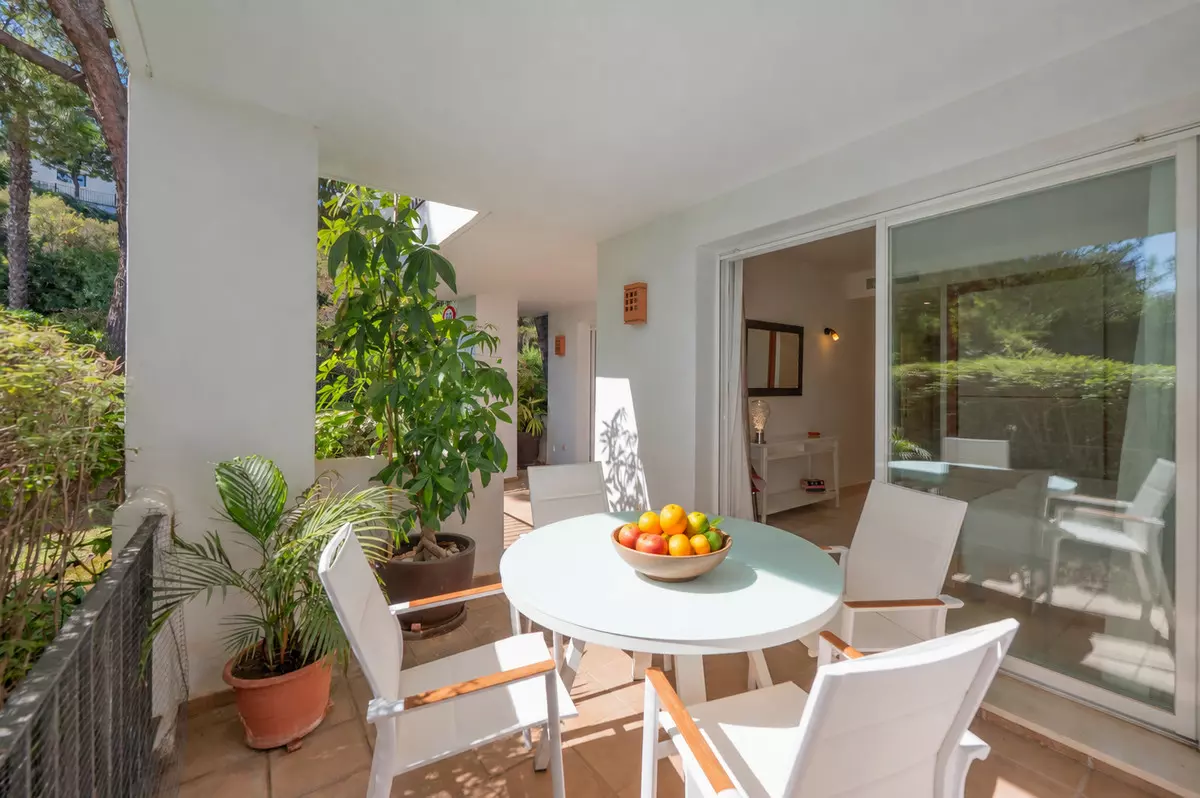 3-bedroom Apartment In Benahavis, Spain (152 M²)