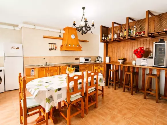 8-bedroom Town House In Ronda, Spain (385 M²)