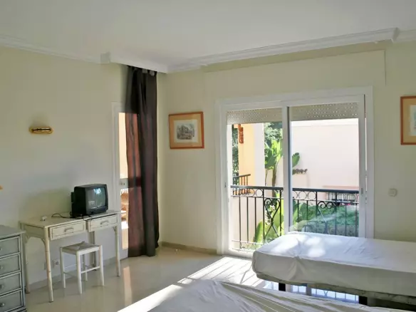 4-bedroom Apartment In Estepona, Spain (209 M²)