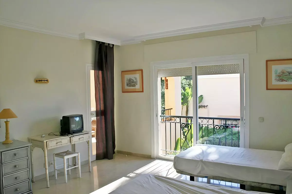 4-bedroom Apartment In Estepona, Spain (209 M²)