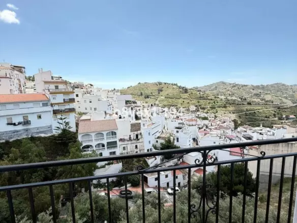 4-bedroom Villa In Cómpeta, Spain (507 M²)