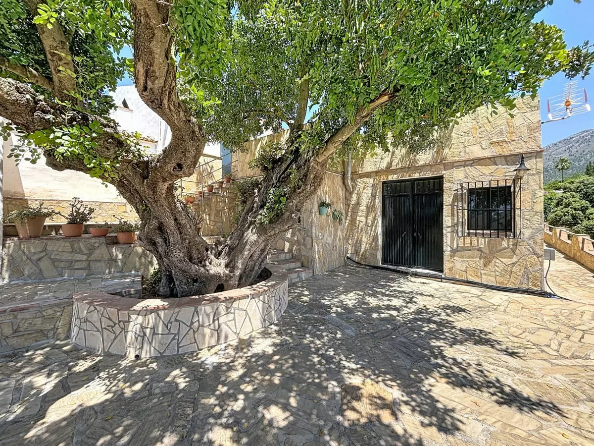 3-bedroom Villa In Canillas De Aceituno, Spain (213 M²)