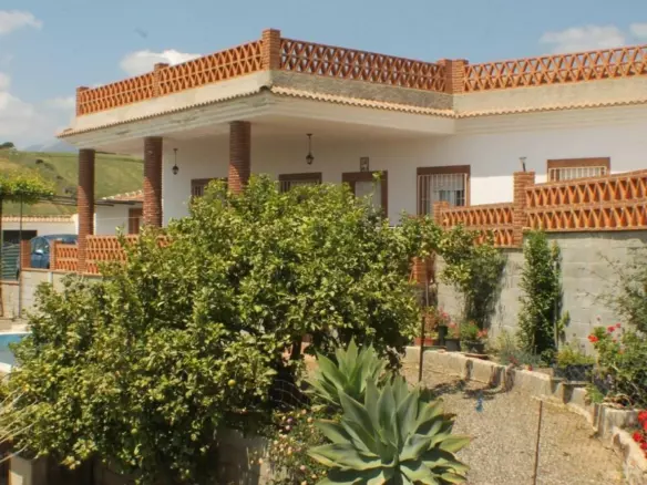 4-bedroom Country House In Cártama, Spain (260 M²)