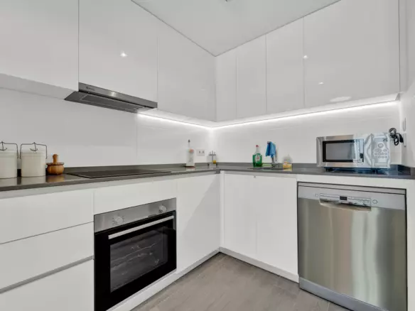 2-bedroom Apartment In Benalmádena, Spain (122 M²)