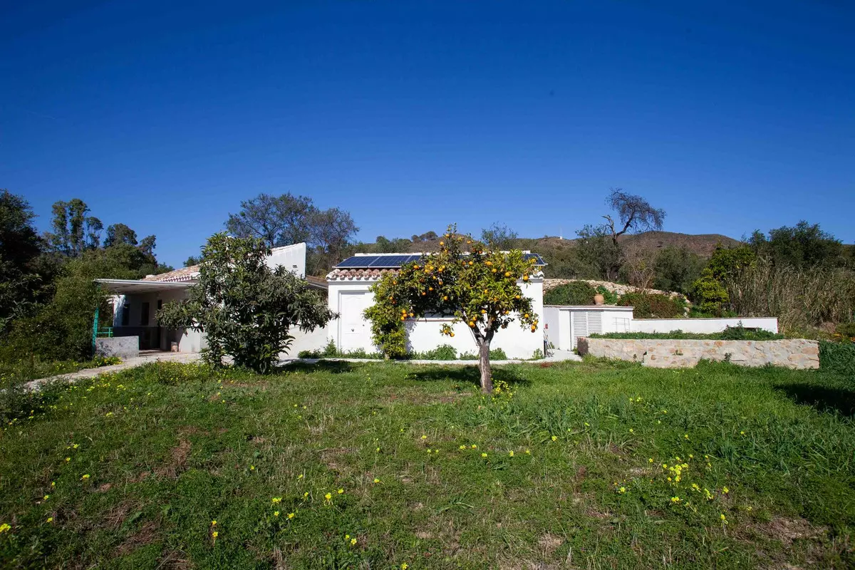 4-bedroom Country House In Casarabonela, Spain (173 M²)