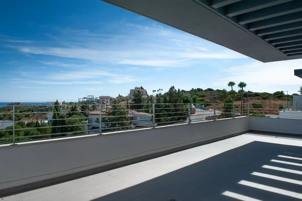 2-bedroom Apartment In Estepona, Spain (81 M²)
