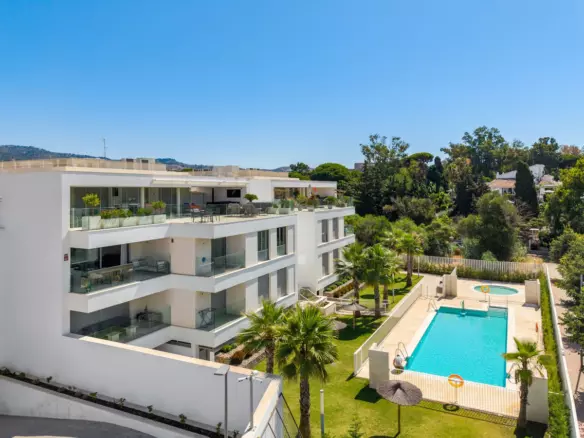 3-bedroom Apartment In Marbella, Spain (145 M²)