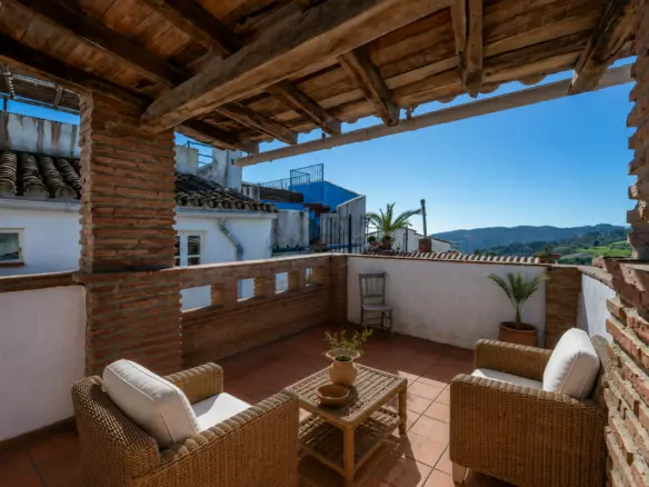 4-bedroom Town House In Gaucín, Spain (249 M²)