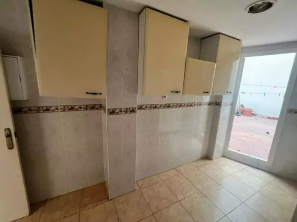 3-bedroom Apartment In Estepona, Spain (75 M²)