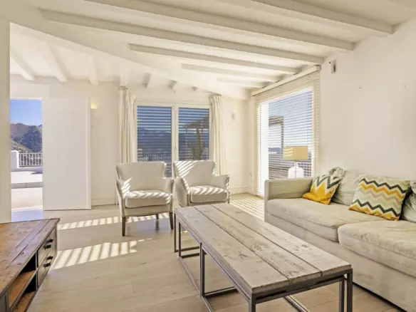 4-bedroom Villa In Cómpeta, Spain (226 M²)