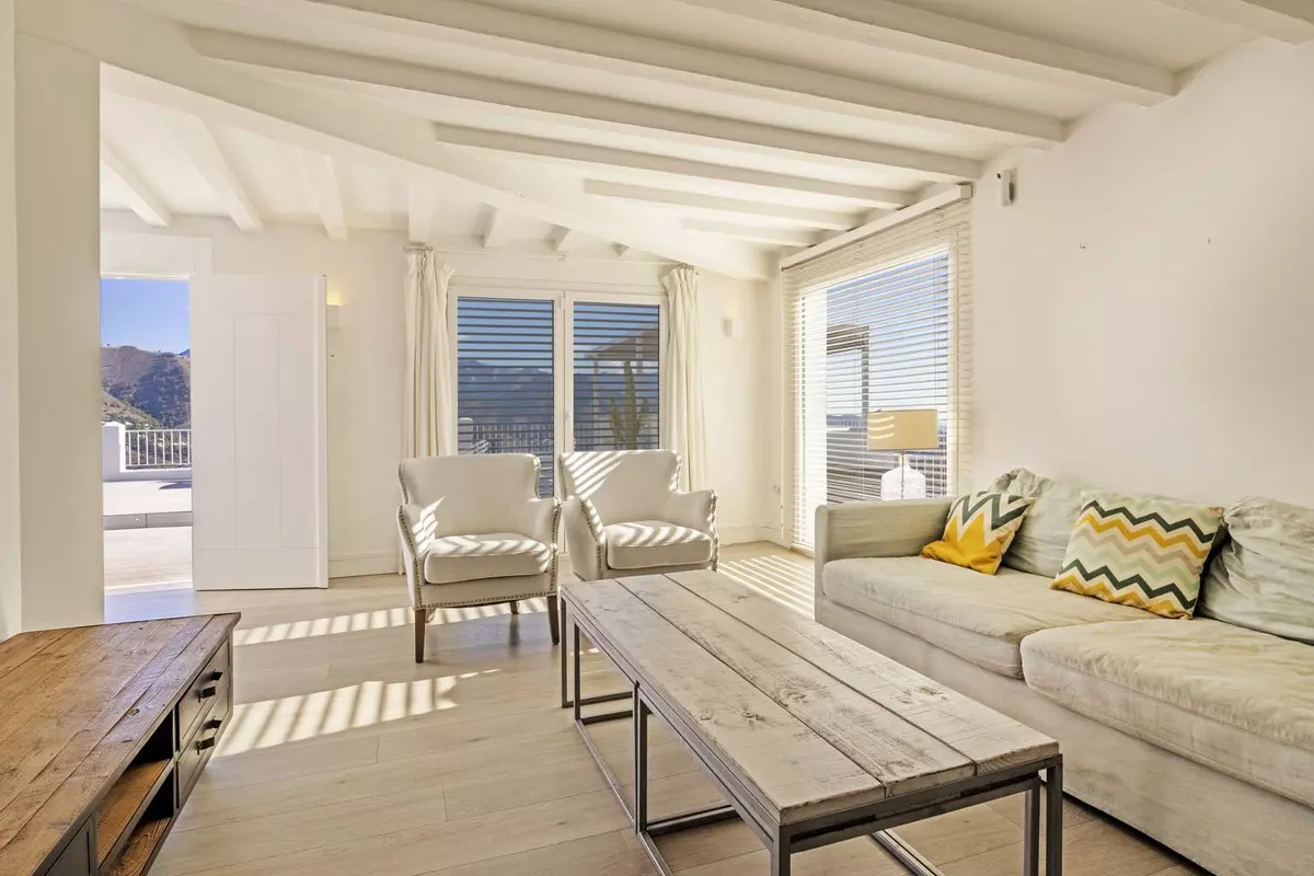 4-bedroom Villa In Cómpeta, Spain (226 M²)
