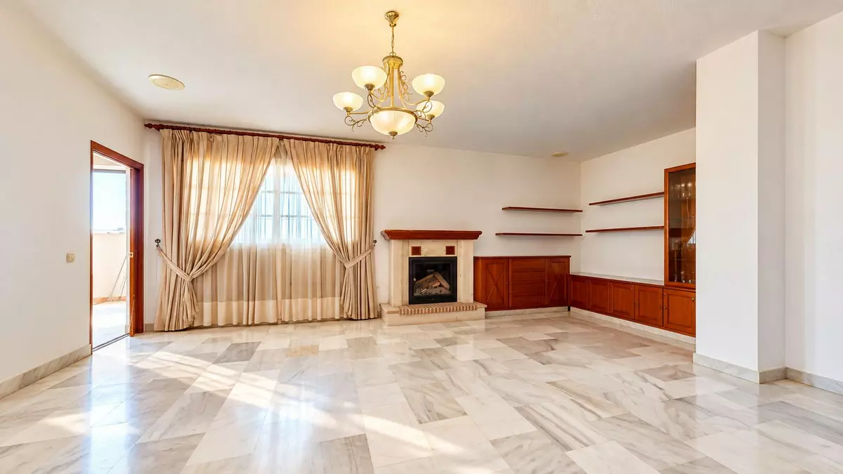 7-bedroom Villa In Benalmádena, Spain (300 M²)
