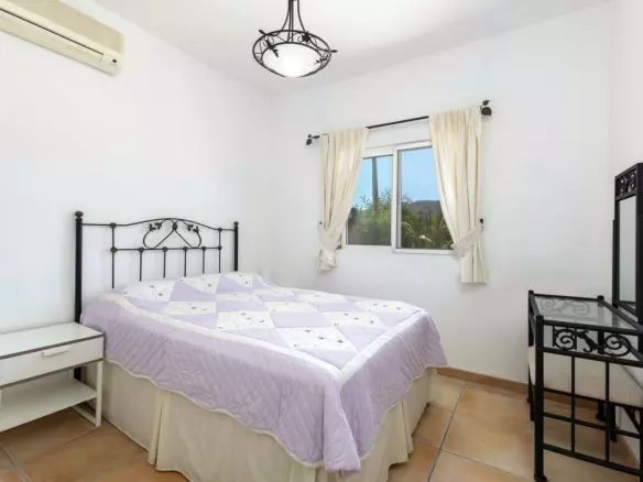 4-bedroom Country House In Pizarra, Spain (137 M²)