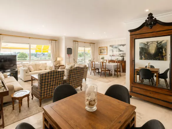 4-bedroom Apartment In Marbella, Spain (217 M²)
