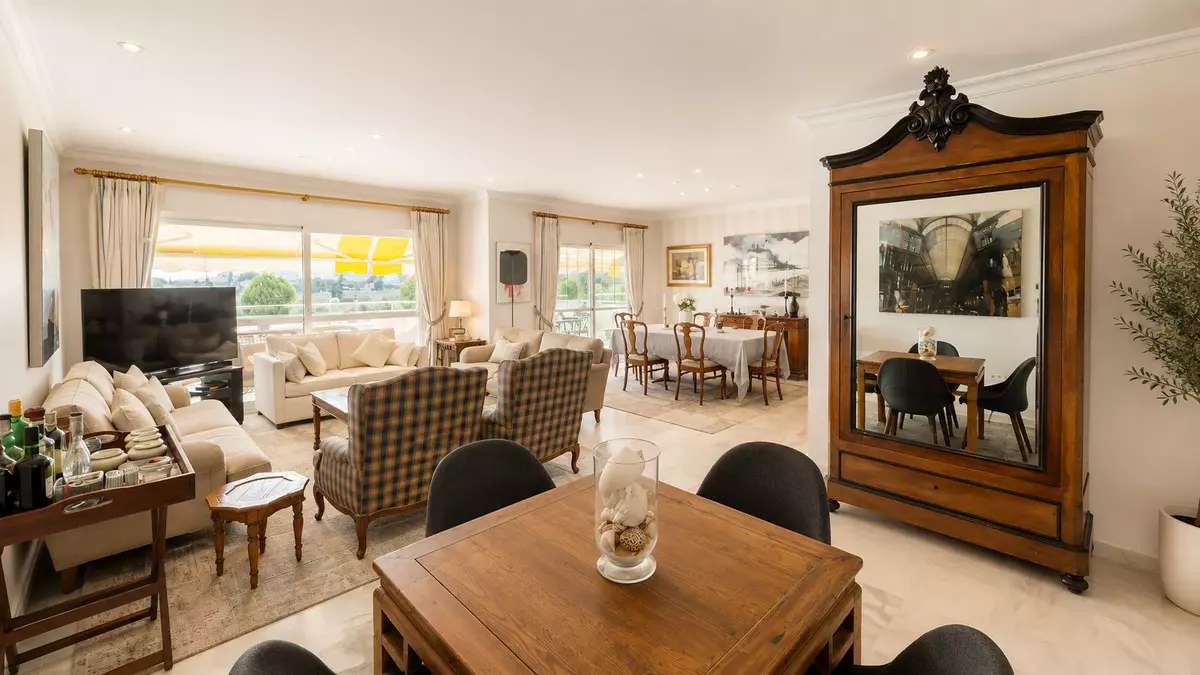 4-bedroom Apartment In Marbella, Spain (217 M²)