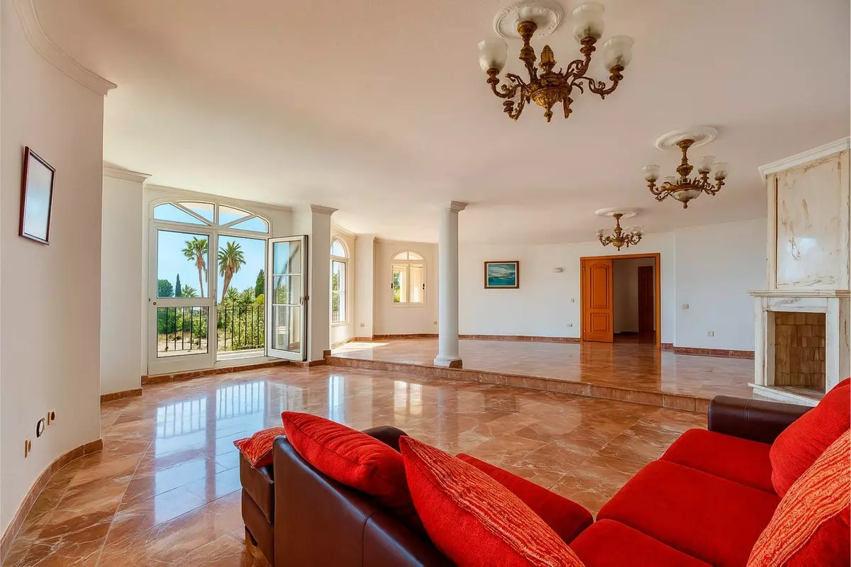 9-bedroom Villa In Benalmádena, Spain (1.146 M²)