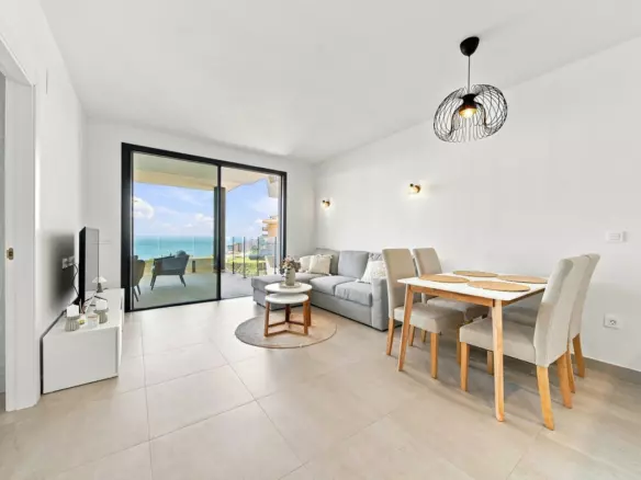 2-bedroom Apartment In Fuengirola, Spain (133 M²)
