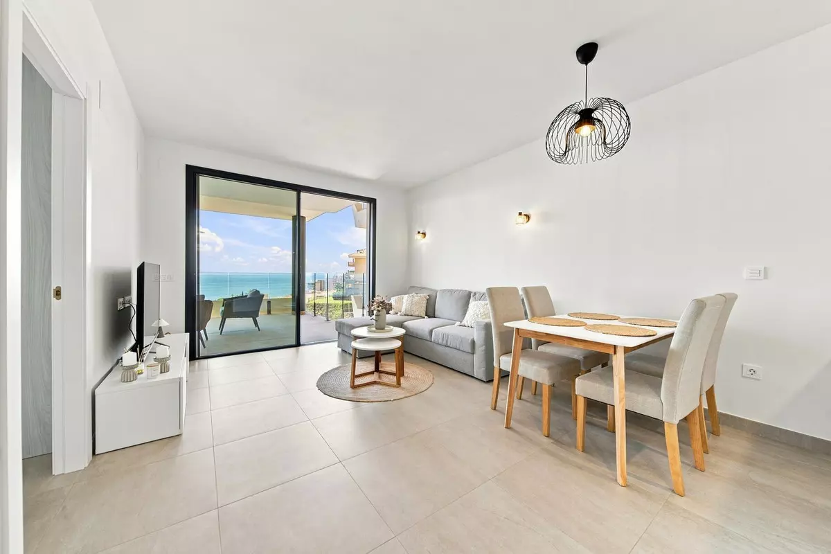 2-bedroom Apartment In Fuengirola, Spain (133 M²)