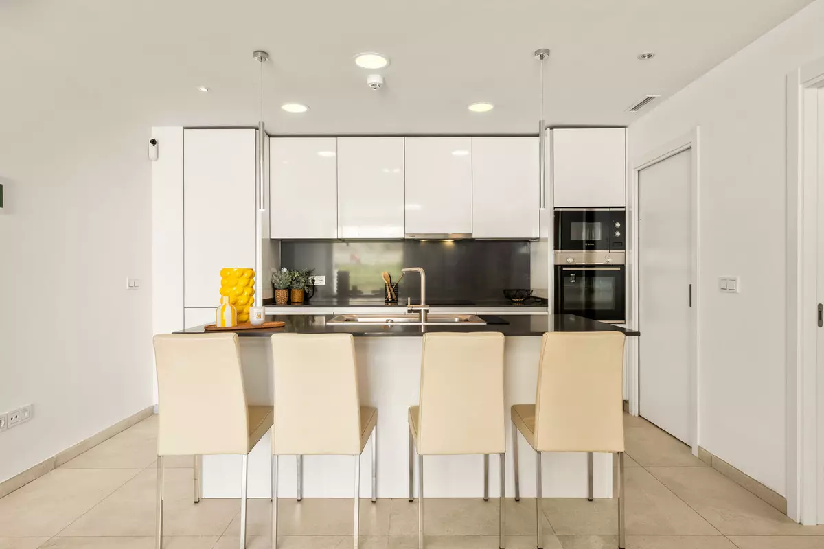 3-bedroom Apartment In Benahavis, Spain (125 M²)
