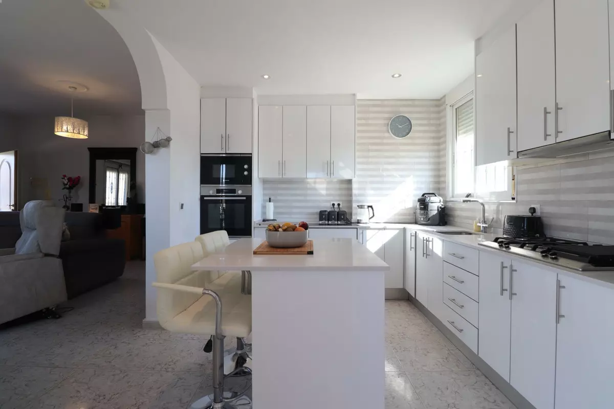 3-bedroom Villa In Callosa De Segura, Spain (167 M²)