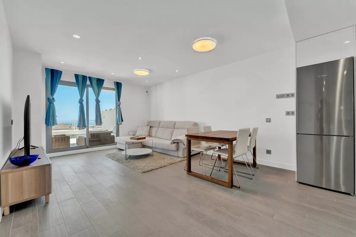 2-bedroom Apartment In Benalmádena, Spain (122 M²)