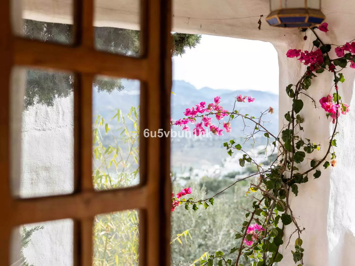 31-bedroom Town House In La Viñuela, Spain (1.618 M²)