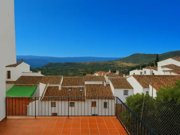 3-bedroom Town House In Gaucín, Spain (190 M²)