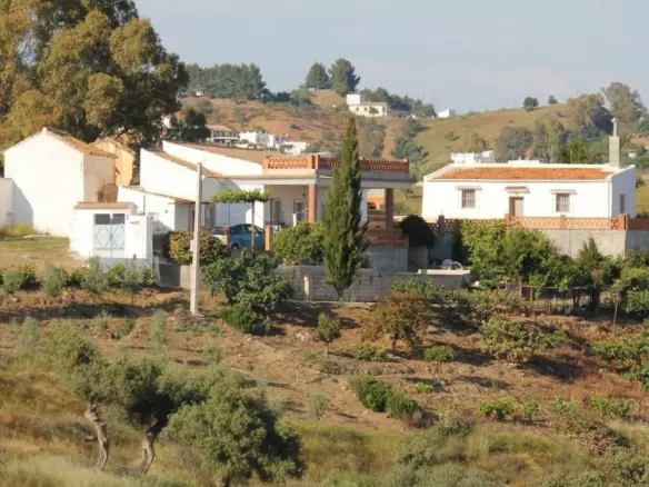 4-bedroom Country House In Cártama, Spain (260 M²)