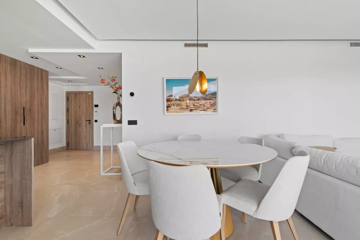 3-bedroom Apartment In Istan, Spain (203 M²)