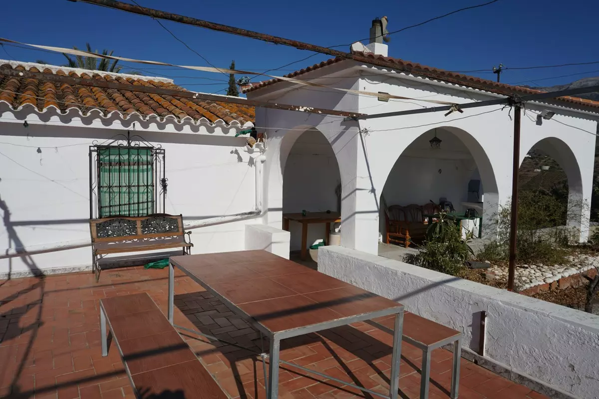 3-bedroom Country House In La Viñuela, Spain (220 M²)