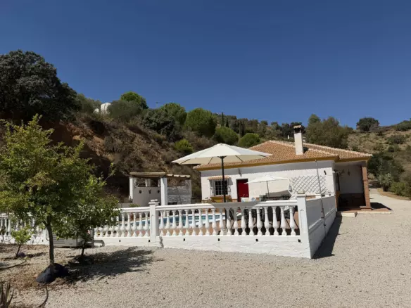 3-bedroom Villa In Colmenar, Spain (161 M²)