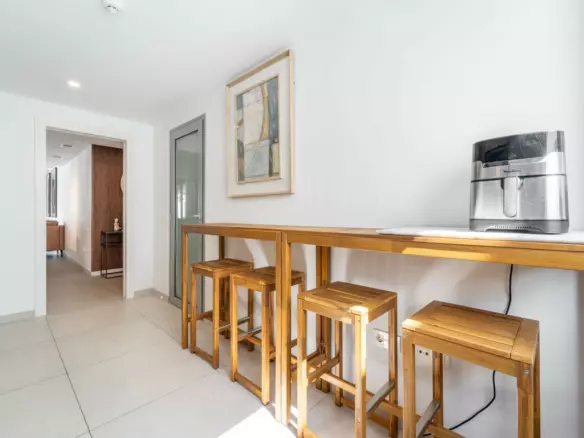 3-bedroom Apartment In Marbella, Spain (145 M²)