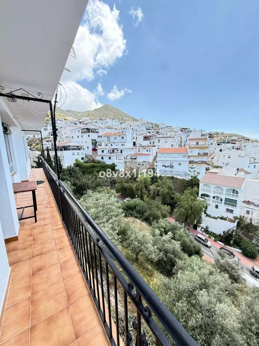 4-bedroom Villa In Cómpeta, Spain (507 M²)