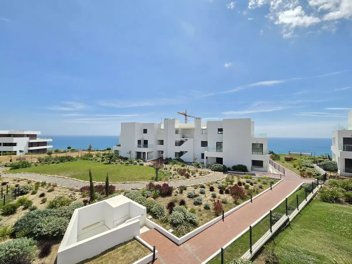 3-bedroom Apartment In Estepona, Spain (118 M²)