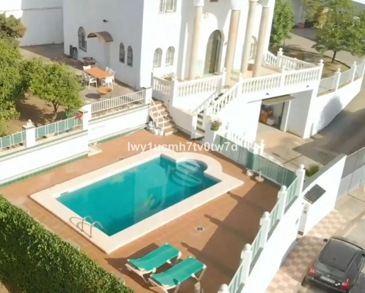 4-bedroom Villa In Málaga, Spain (317 M²)