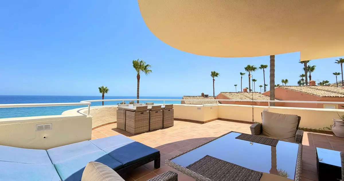 3-bedroom Apartment In Estepona, Spain (157 M²)