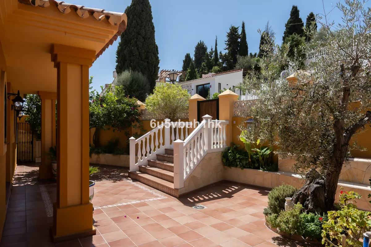 5-bedroom Villa In Mijas, Spain (382 M²)