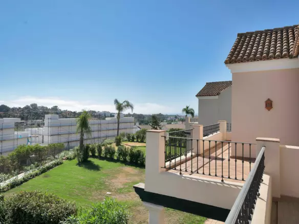 3-bedroom Town House In Estepona, Spain (165 M²)