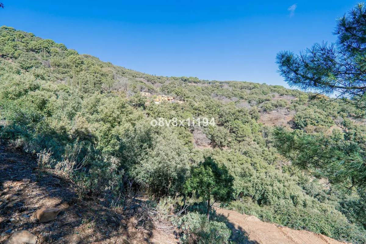 5-bedroom Country House In Jubrique, Spain (485 M²)