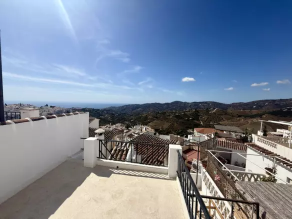 3-bedroom Town House In Frigiliana, Spain (102 M²)
