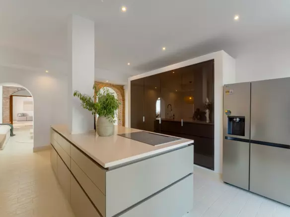 6-bedroom Villa In Benahavis, Spain (531 M²)
