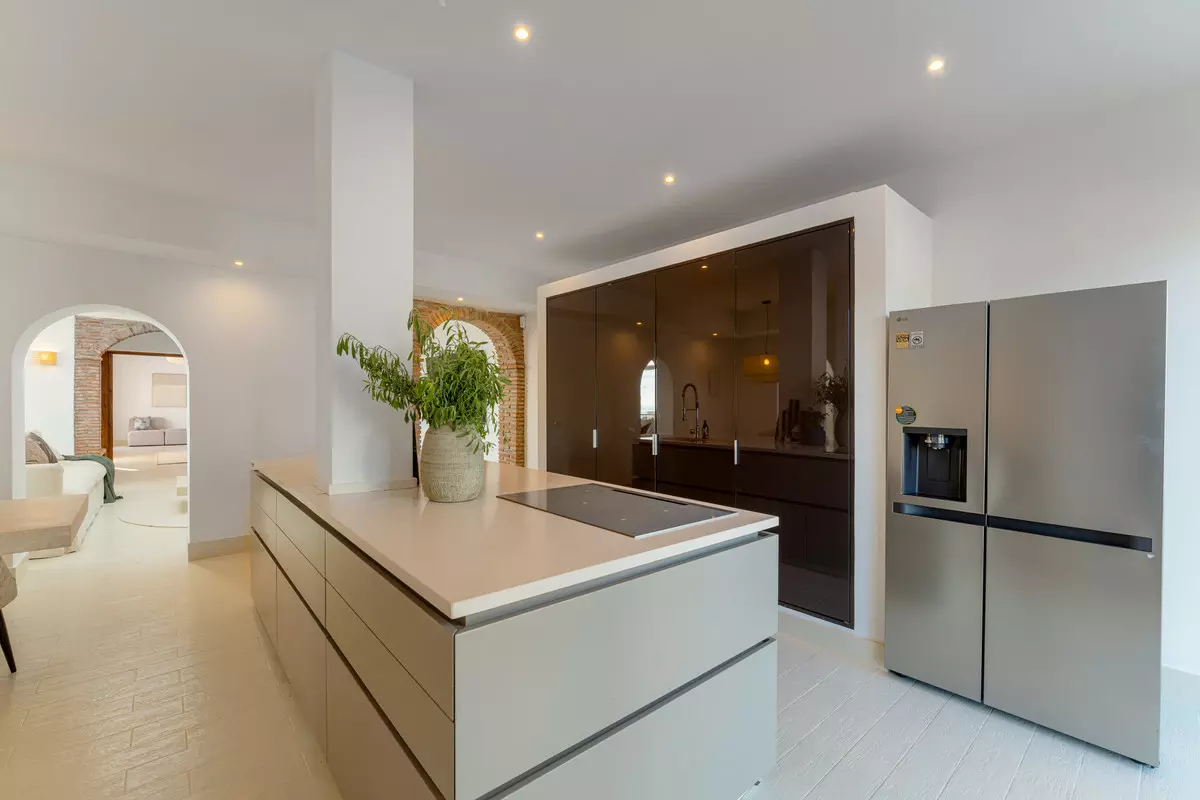 6-bedroom Villa In Benahavis, Spain (531 M²)