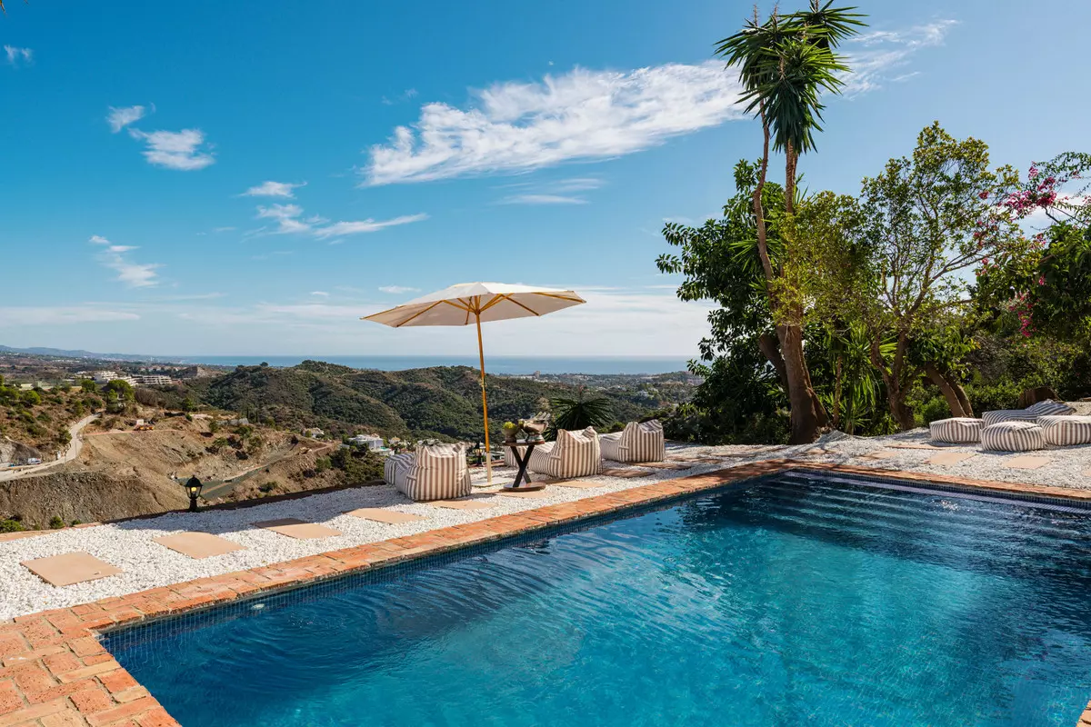 6-bedroom Villa In Benahavis, Spain (531 M²)