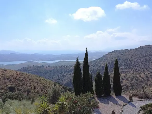 4-bedroom Villa In Canillas De Aceituno, Spain (273 M²)