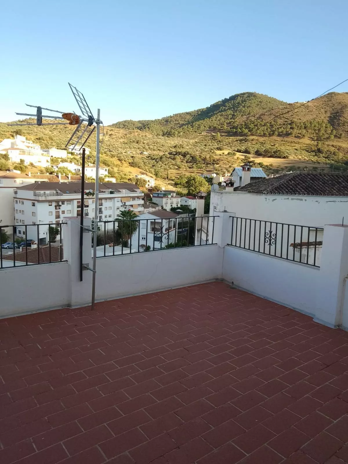ShowFeedImage-fe606e 5-bedroom Town House In Tolox, Spain (400 M²)