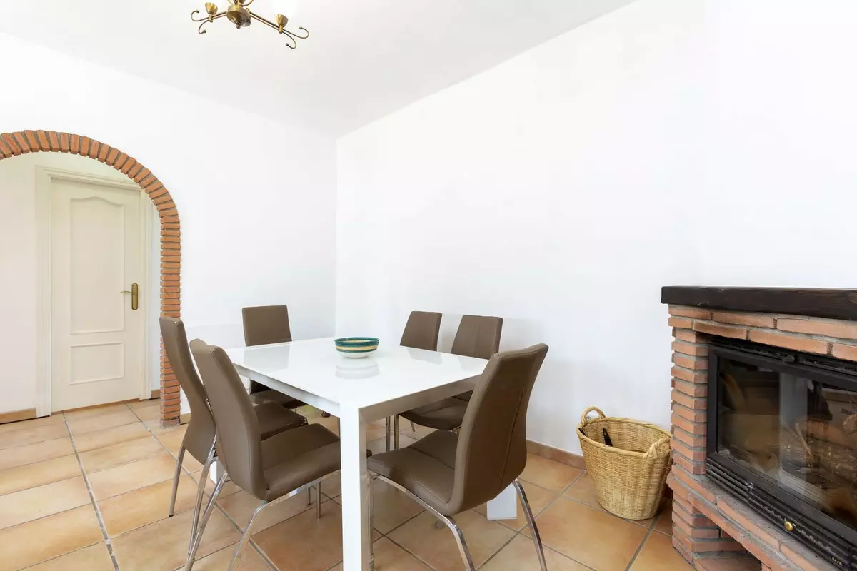 4-bedroom Country House In Pizarra, Spain (137 M²)