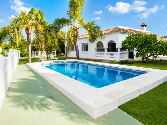3-bedroom Country House In Estepona, Spain (120 M²)